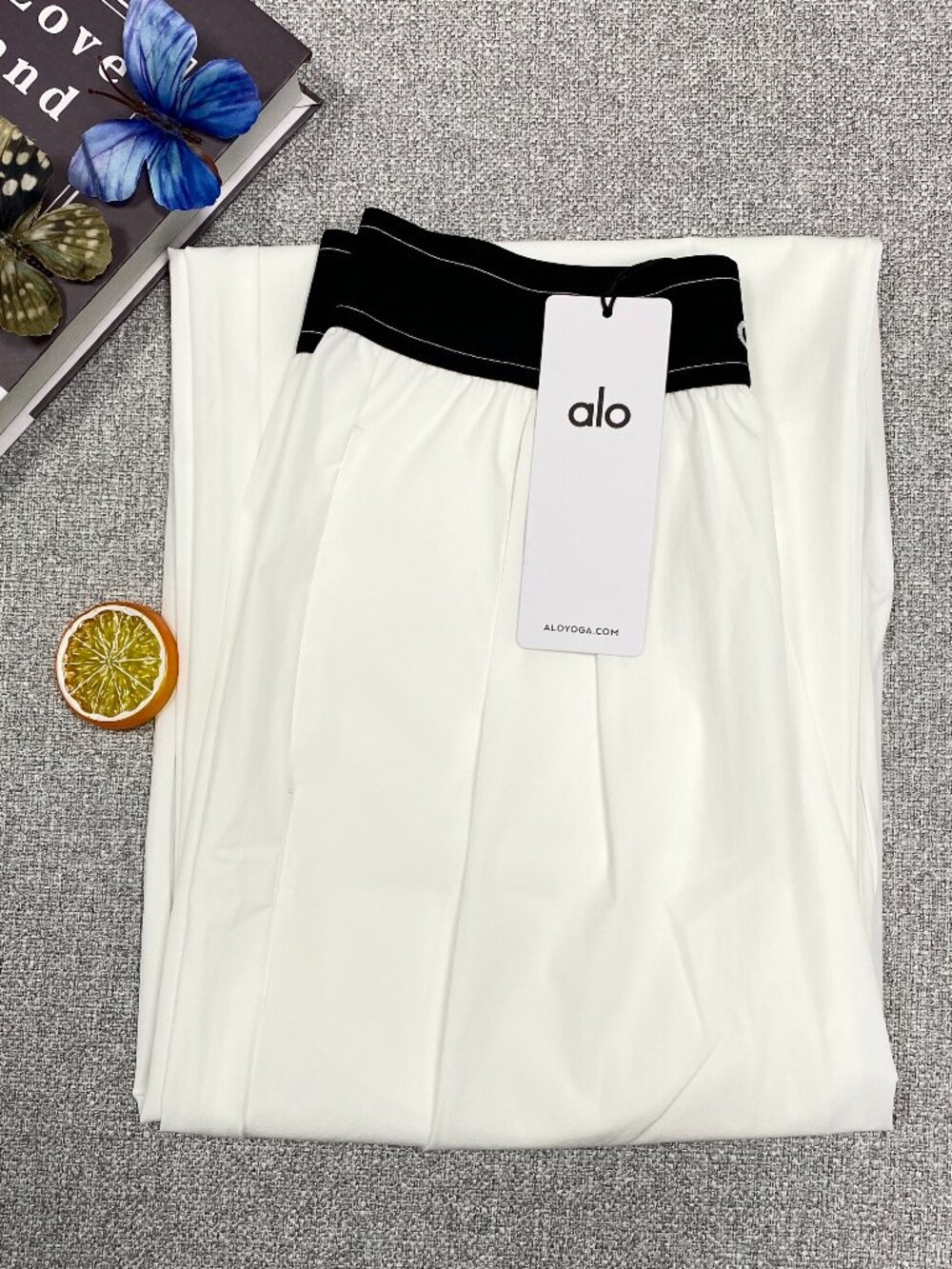 đ¤ALO Yoga Suit Up Trouser Wide Leg PantsđComfortable| White/Black|30â Inseam - Picture 7 of 9
